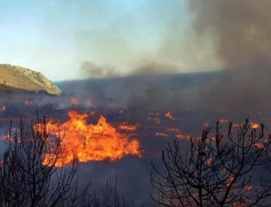 Κρήτη: Δύο πυρκαγιές σε Χανιά και Ηράκλειο